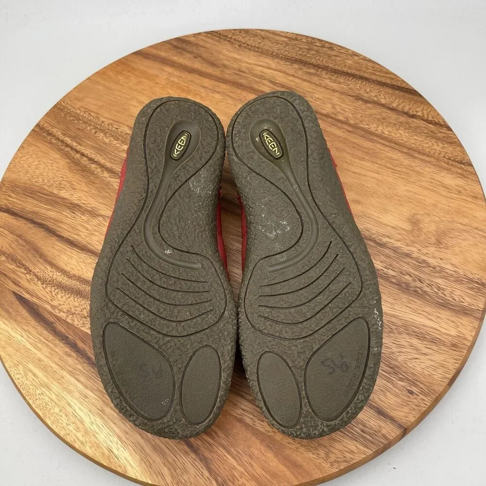 Keen Howser Shoes Womens Size 8 Red Casual Comfort Slip On Walking Quilted